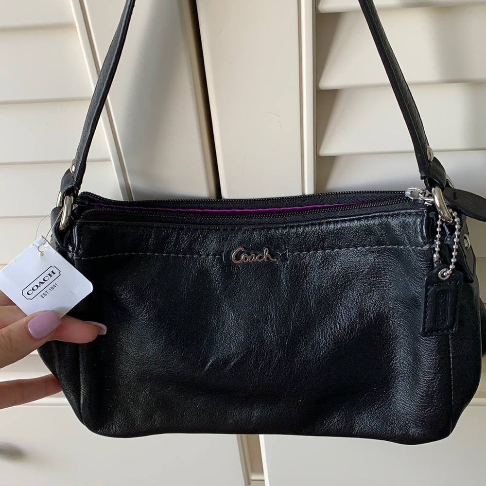 coach purse with the tag on still